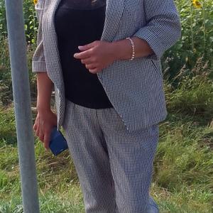 Девушки в Азнакаево: Алена, 44 - ищет парня из Азнакаево