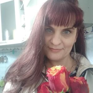 Девушки в Соликамске: Юлия, 44 - ищет парня из Соликамска