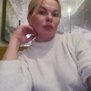 Девушки в Екатеринбурге: Яна, 40 - ищет парня из Екатеринбурга