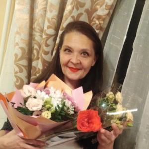 Девушки в Котласе: Людмила, 47 - ищет парня из Котласа