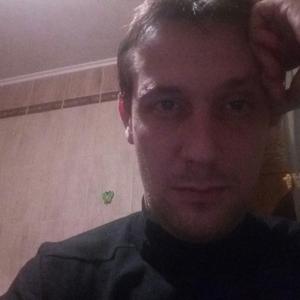 Виталий, 32 года, Кировск