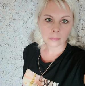 Девушки в Омске: Светлана, 43 - ищет парня из Омска