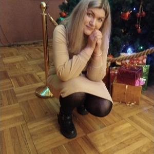 Девушки в Ульяновске: Настя, 39 - ищет парня из Ульяновска