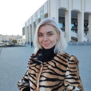 Девушки в Перми: Ylia, 42 - ищет парня из Перми