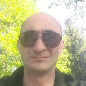 Артем, 47 лет, Калининград