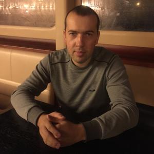 Антон, 32 года, Псков