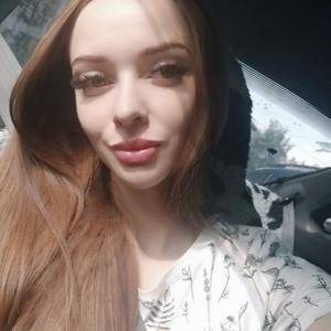 Девушки в Томске: Анна, 28 - ищет парня из Томска