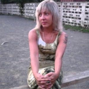 Девушки в Петрозаводске: Катя, 46 - ищет парня из Петрозаводска
