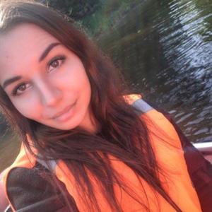 Девушки в Саратове: Вика Джахеева, 22 - ищет парня из Саратова