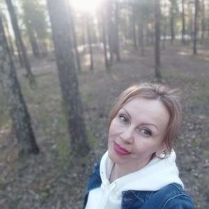 Девушки в Ноябрьске: Анна, 47 - ищет парня из Ноябрьска