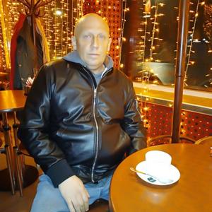 Парни в Набережные Челны: Valeravitkovskij, 51 - ищет девушку из Набережные Челны